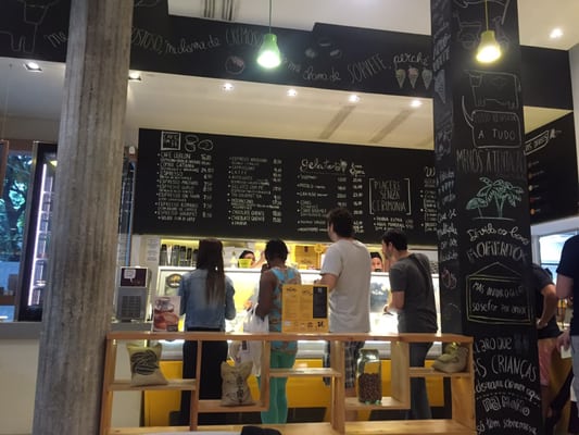 Momo Gelato by null