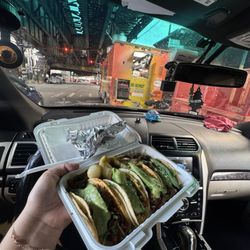 Tacos Lopez - Definitivamente un buen carrito para pasar a comer. Taco de Carne Enchilada / Spicy Meat Taco