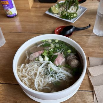 Le Pho - 20. Pho Combination- Phở đặc Biệt - Vietnamese Near Me - Berkeley, California