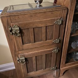 Cypress Inn - Old ice box.