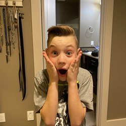 Roosters Men's Grooming Center