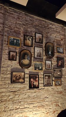 Cicala at the Divine Lorraine by null