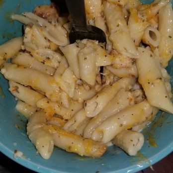 Pizza Hut - Hubbys plate - Pizza Near Me - Mansfield, Louisiana