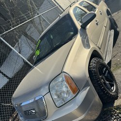 E Motors Pdx - 2010 GMC Yukon XL $5000 SOLD!