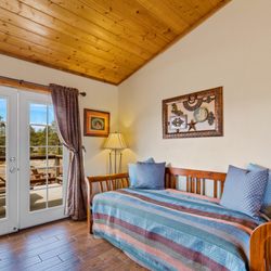 Trapper's Rendezvous - Cataract Creek attached suite (sleeps 2)