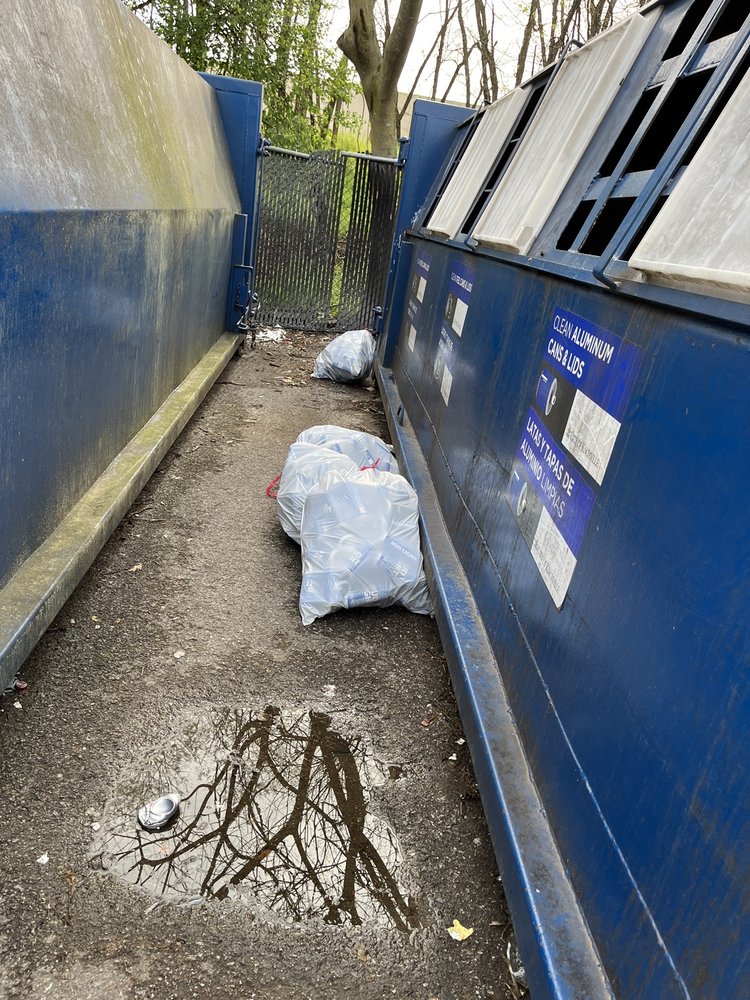 CEDAR BLUFF RECYCLING CENTER Updated October 2024 341 Park Village