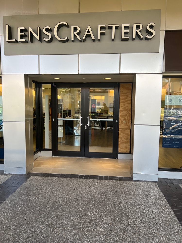 LENSCRAFTERS Updated April 2024 20 Reviews 8888 SW 136th St