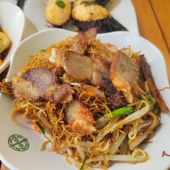 Tim Ho Wan - Pan fried noodle with pork - Dim Sum Near Me - Honolulu, Hawaii Tim Ho Wan - Pan fried noodle with pork - Dim Sum Near Me - Honolulu, Hawaii