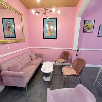 Kawaii Boba Teahouse - Couch - Bubble Tea Near Me - Fullerton, California Kawaii Boba Teahouse - Couch - Bubble Tea Near Me - Fullerton, California