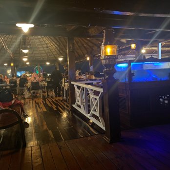 Lorenzillo's - Live lobster tank - Seafood Near Me - Cancún, ROO Lorenzillo's - Live lobster tank - Seafood Near Me - Cancún, ROO