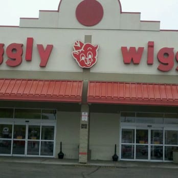 Piggly Wiggly Super Markets - the front of the store - Meat Shops Near Me - Racine, Wisconsin Piggly Wiggly Super Markets - the front of the store - Meat Shops Near Me - Racine, Wisconsin