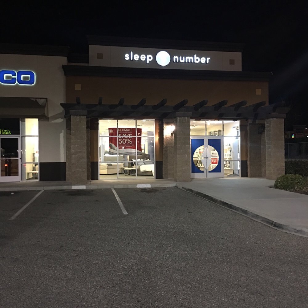 Store front closed at 7:45 hours say open till 8:00pm Store front closed at 7:45 hours say open till 8:00pm