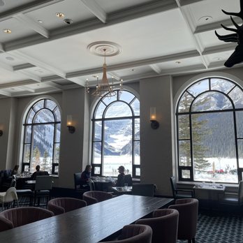 FAIRVIEW BAR AND RESTAURANT - Modern European Near Me - Lake Louise, Alberta FAIRVIEW BAR AND RESTAURANT - Modern European Near Me - Lake Louise, Alberta