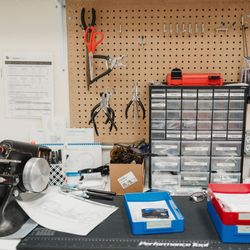 Eyewear Kona - Same Day Glasses with a lab onsite