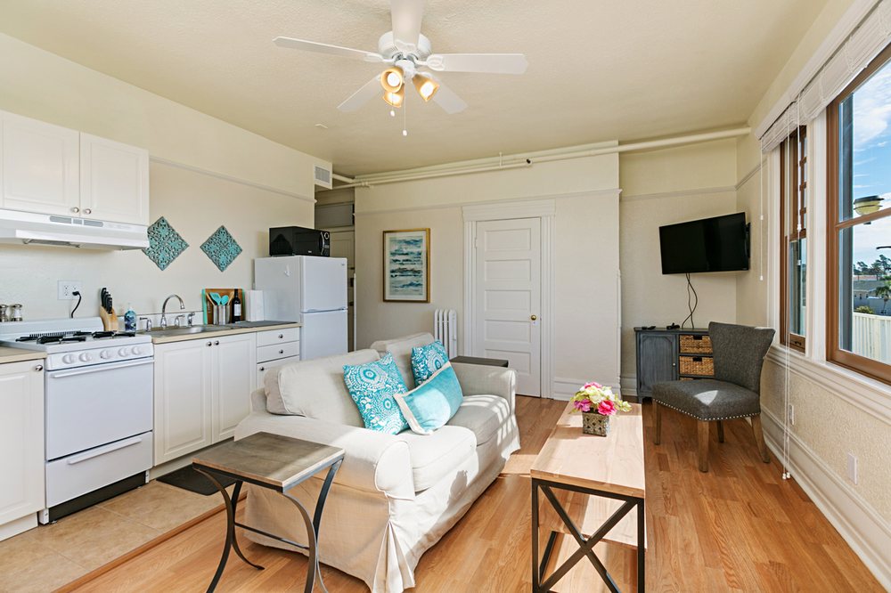 HAWTHORNE HISTORIC INN Updated September 2024 33 Photos 2121 1st