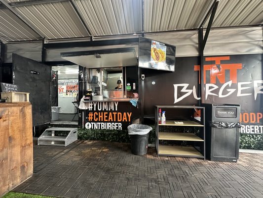 TNT BURGER by null