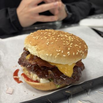 Grillies - Burgers Near Me - Richmond Hill, Ontario