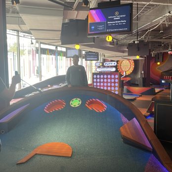 Puttshack - Houston - Mini Golf Near Me - Houston, Texas