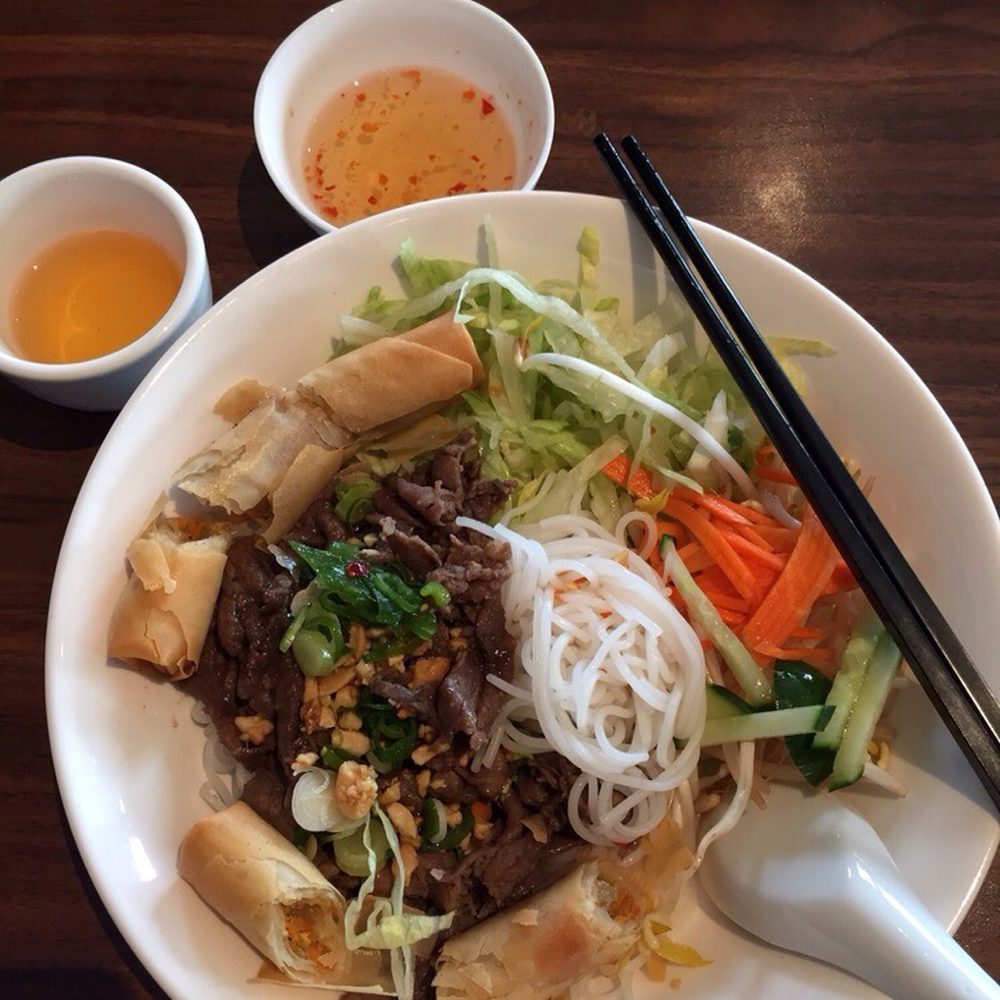 Pho Thanh Nga - #16 Grilled beef with spring roll vermicelli bowl - Vietnamese Near Me - Calgary, Alberta Pho Thanh Nga - #16 Grilled beef with spring roll vermicelli bowl - Vietnamese Near Me - Calgary, Alberta