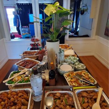 Pinoy Eats Catering - Chicken Adobo, Veggie Egg Roll, Pancit, Chop Suey, Turón - Filipino Near Me Pinoy Eats Catering - Chicken Adobo, Veggie Egg Roll, Pancit, Chop Suey, Turón - Filipino Near Me