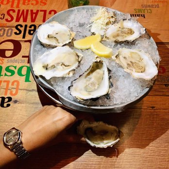 10 Acres Commons - Happiness! - Seafood Near Me - Victoria, British Columbia