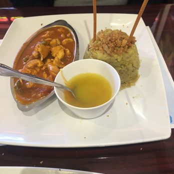 El Rinconcito De Santa Barbara - Mofongo con Pollo - Latin American Near Me - Hialeah, Florida