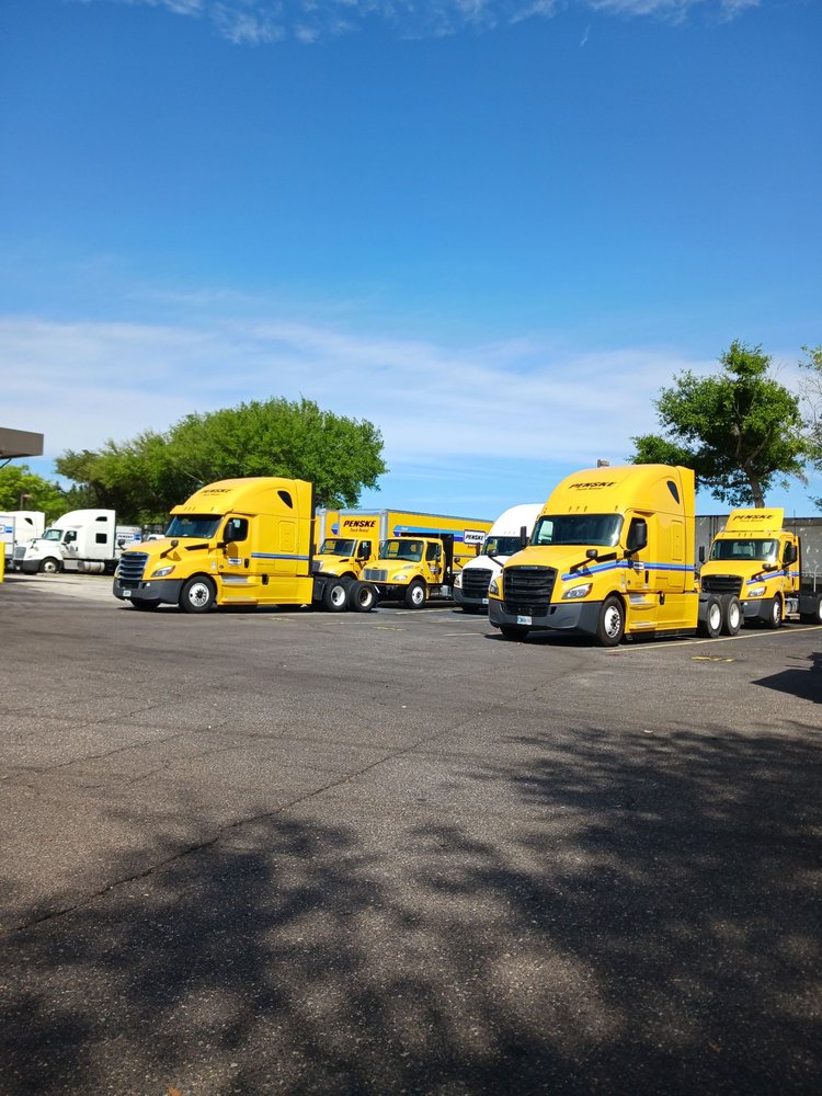 PENSKE TRUCK RENTAL Updated September 2024 15 Photos 814