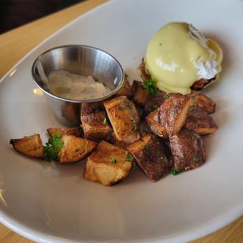 Gezellig - Another view of the salmon eggs Benedict - Canadian (New) Near Me - Ottawa, Ontario