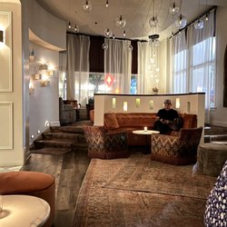 Loa Bar