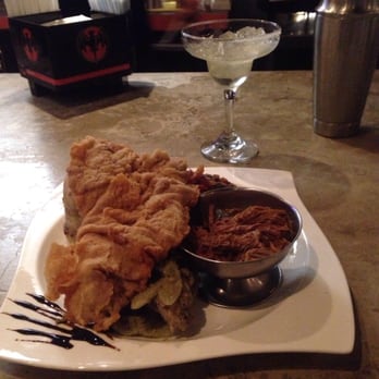 Paladares - Cuban combination with tres mufongo and rice & beans. With margarita premium in background. - Cuban Near Me - Mayagüez, Puerto Rico Paladares - Cuban combination with tres mufongo and rice & beans. With margarita premium in background. - Cuban Near Me - Mayagüez, Puerto Rico