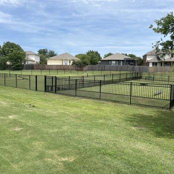 Pioneer Crossing West Pool - Two separate dog parks - Swimming Pools Near Me - Austin, Texas Pioneer Crossing West Pool - Two separate dog parks - Swimming Pools Near Me - Austin, Texas