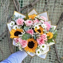 Royal Blooms Flowers - Sunflowers, pink roses and white daisies freestyle