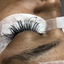 Desibelle Artistry - Lash Extensions