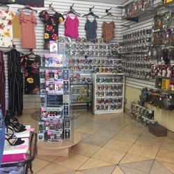 Rocio's Fashion - Pop!s and other toys