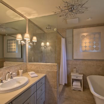Lion's Gate Inn - The Winter Suite private bath - Bed & Breakfast Near Me - Newberg, Oregon