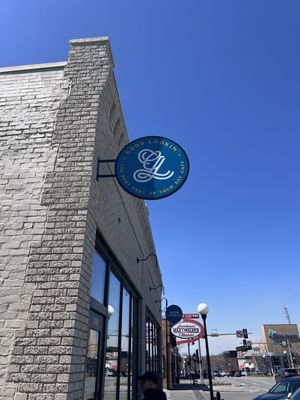 Good Lookin' by null