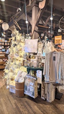 CRACKER BARREL OLD COUNTRY STORE Updated October 2025 128 Photos