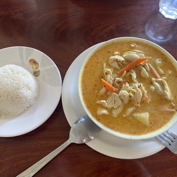 Saigon Flavor - Yellow curry with chicken - Vietnamese Near Me - Ridgecrest, California