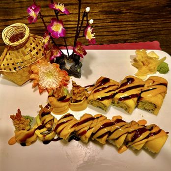 Akita Sushi - Hawaiian Roll with mango and spicy mayo - Japanese Near Me - Ocala, Florida Akita Sushi - Hawaiian Roll with mango and spicy mayo - Japanese Near Me - Ocala, Florida