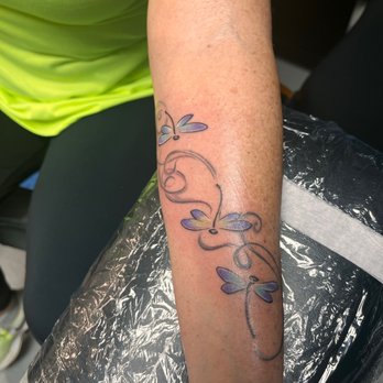 the beachKraft Gallery - Dragonfly tattoo by Bobby Weschler - Art Galleries Near Me - Olney, Maryland the beachKraft Gallery - Dragonfly tattoo by Bobby Weschler - Art Galleries Near Me - Olney, Maryland
