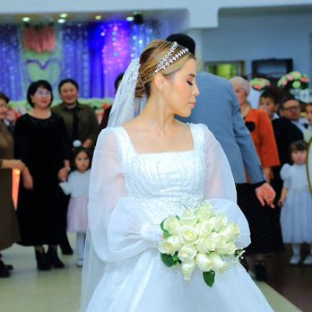 Zaka Cleaners - Wedding dresses - Dry Cleaning Near Me - Wilmette, Illinois Zaka Cleaners - Wedding dresses - Dry Cleaning Near Me - Wilmette, Illinois