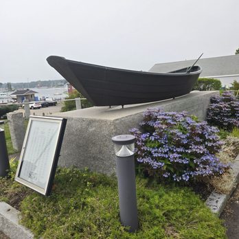 Fishermen's Memorial - Landmarks & Historical Buildings Near Me - Boothbay Harbor, Maine Fishermen's Memorial - Landmarks & Historical Buildings Near Me - Boothbay Harbor, Maine
