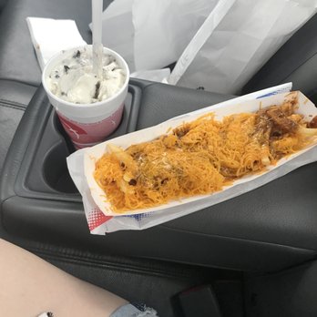 Silver Grove Dari-Bar - Chili cheese fries & an Oreo blitz - Ice Cream & Frozen Yogurt Near Me - Silver Grove, Kentucky Silver Grove Dari-Bar - Chili cheese fries & an Oreo blitz - Ice Cream & Frozen Yogurt Near Me - Silver Grove, Kentucky