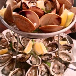 Oyster Bar - My last meal:American clams, Mediterranean clams, wild Irish oysters, Charles Hervé oysters & Mont-St-Michel oysters