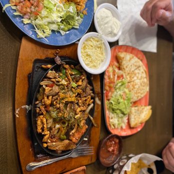 Salsas Cocina River City - Chicken and steak fajitas and a chicken quesadilla - Mexican Near Me - Jacksonville, Florida Salsas Cocina River City - Chicken and steak fajitas and a chicken quesadilla - Mexican Near Me - Jacksonville, Florida