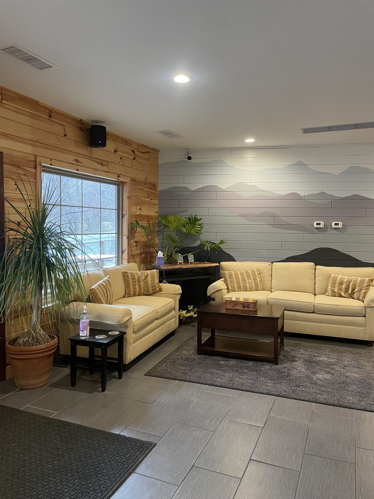 THE BASE AT BLUE RIDGE 10 Photos 11669 Lee Hwy, Sperryville