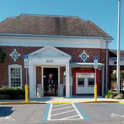 Bank of America Financial Center - Storefront