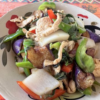Mae Sai Thai Food - Stir fried eggplant basil with chicken - Thai Near Me - Temecula, California