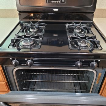 Scotty's Cleaning - Deep cleaning of the stove top and oven - Home Cleaning Near Me Scotty's Cleaning - Deep cleaning of the stove top and oven - Home Cleaning Near Me