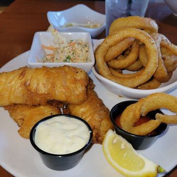 5th Tavern - Cod w onion rings - New American Near Me - Bloomfield Hills, Michigan
